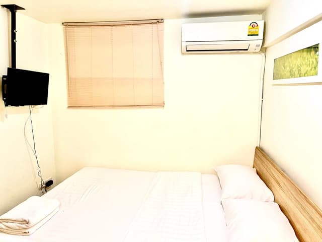 Studio with Shared Bathroom