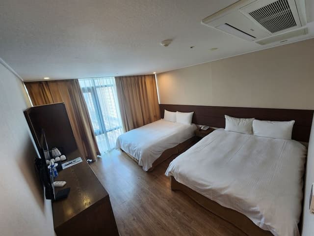 Deluxe Double Twin Room