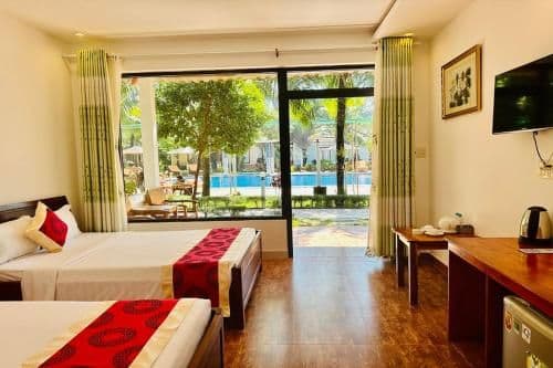 Deluxe Bungalow with Pool View