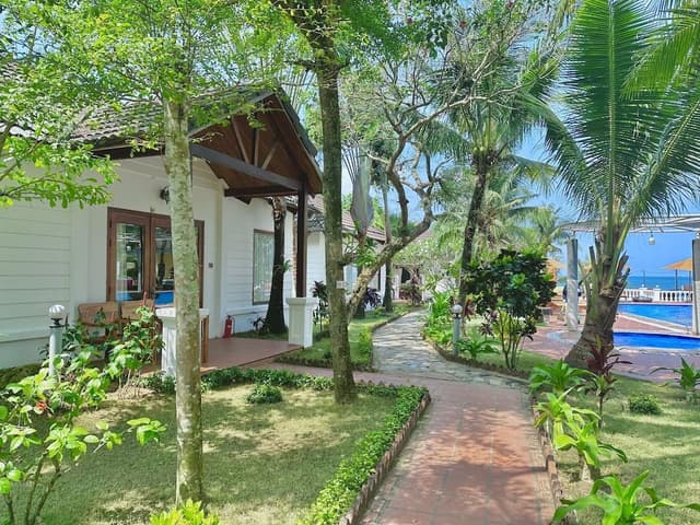 Deluxe Bungalow, Pool View
