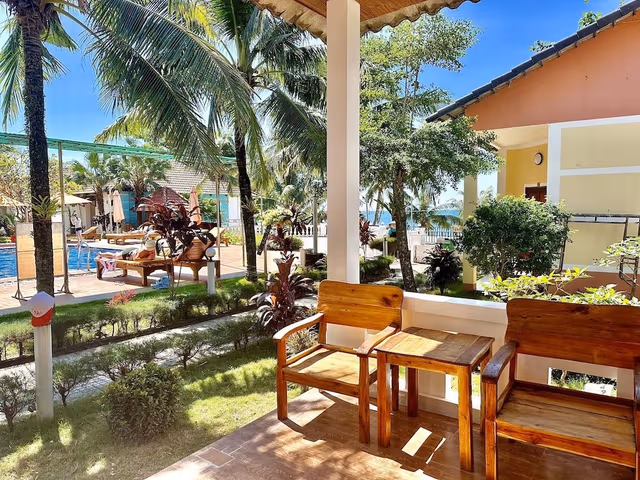 Deluxe Bungalow, Pool View
