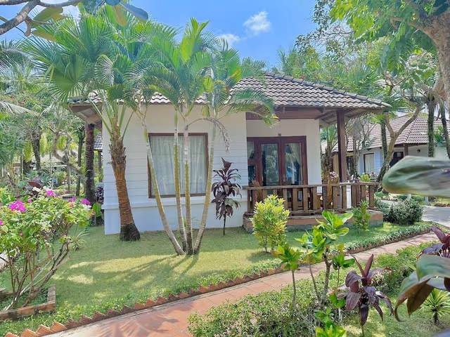 Deluxe Bungalow, Pool View
