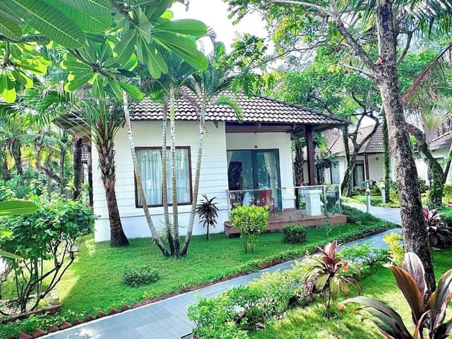 Deluxe Bungalow, Pool View