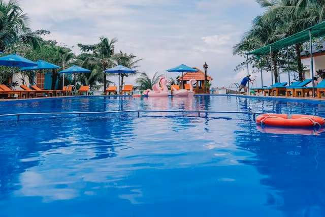 Deluxe Bungalow, Pool View