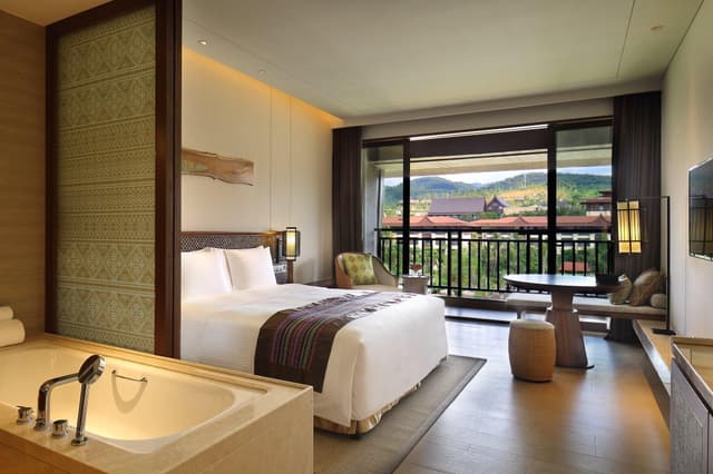 1 King Bed Standard Non-Smoking