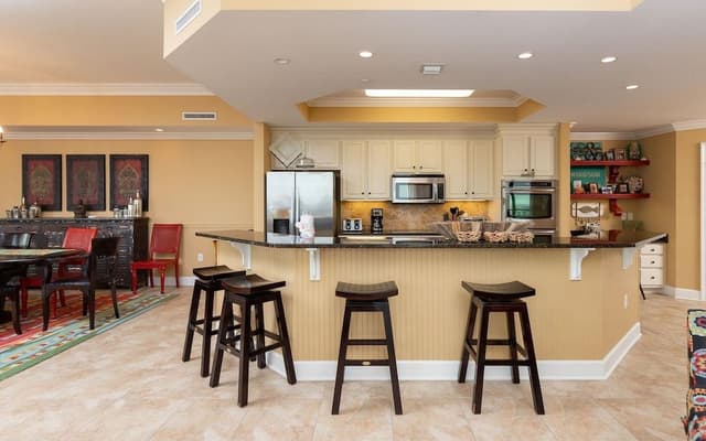 Condo, 4 Bedrooms