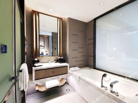 Deluxe Room with 2 Single Beds
