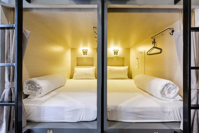 WOMEN ONLY SINGLE BED CUBE