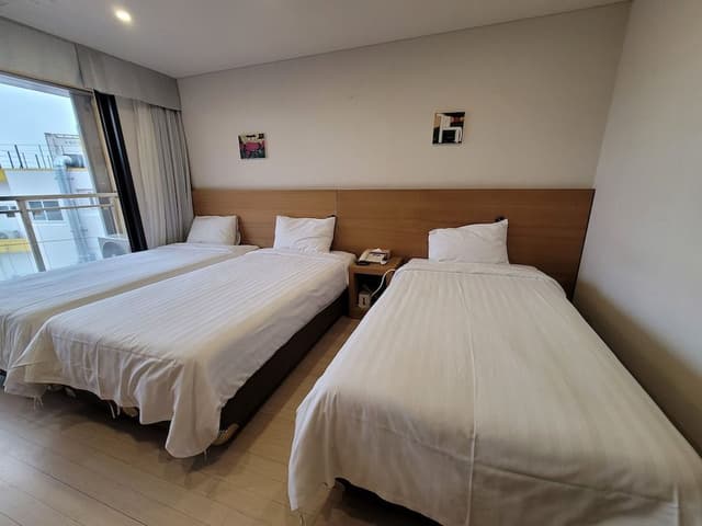 Standard Triple Room, 3 Twin Beds, Non Smoking, Bathtub