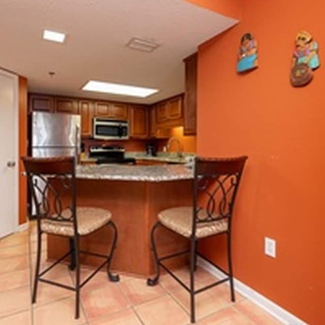 Condo, 2 Bedrooms