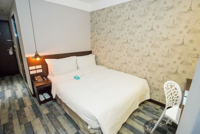 Standard Double Room, No Windows