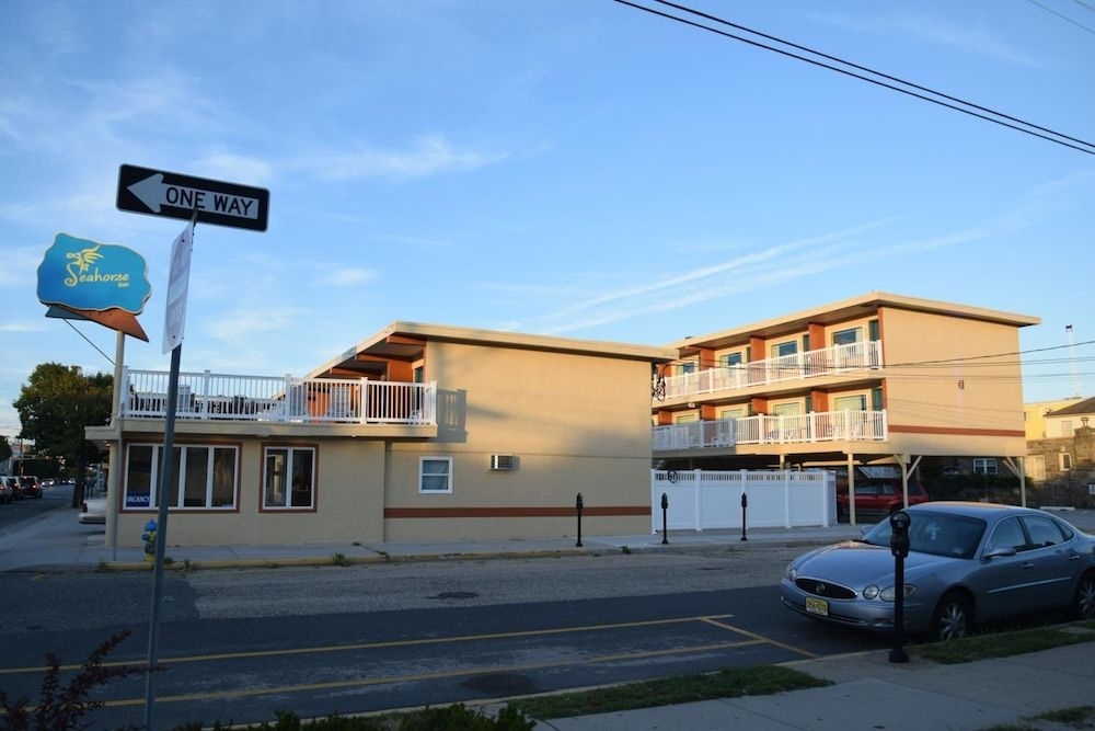 Seahorse Inn3