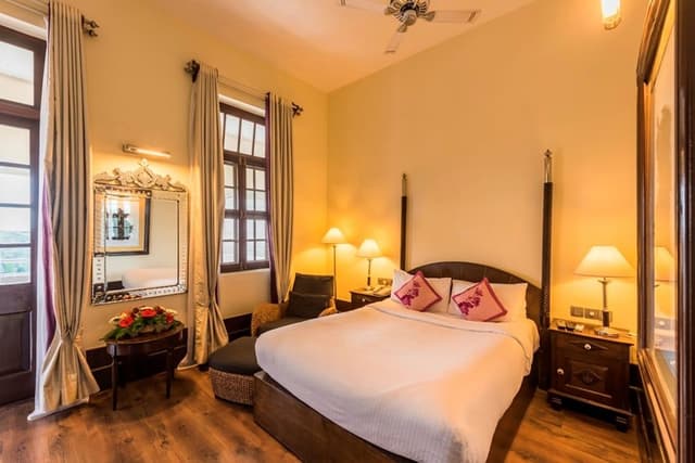 Regal Queen Garden View Room with Balcony