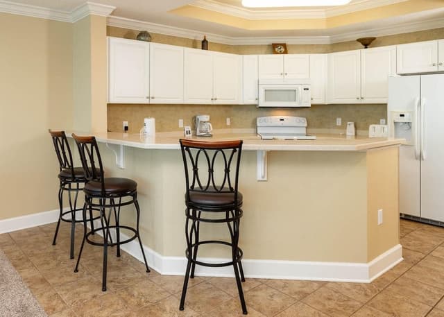 Condo, 3 Bedrooms