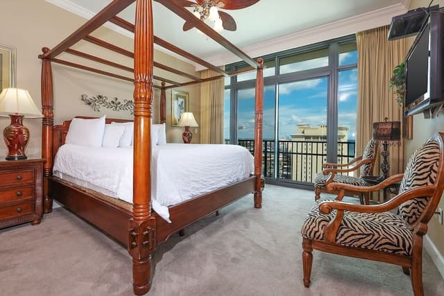 Condo, 4 Bedrooms