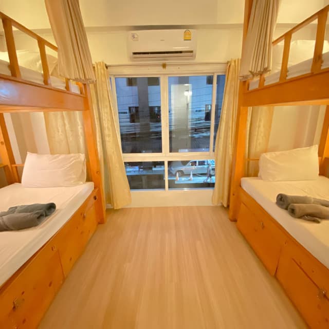 Private 4-Bunk Beds Room