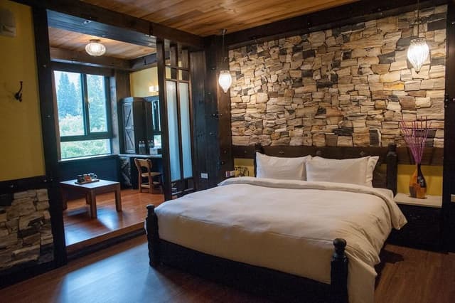 Double Room, 1 King Bed, Mountain View