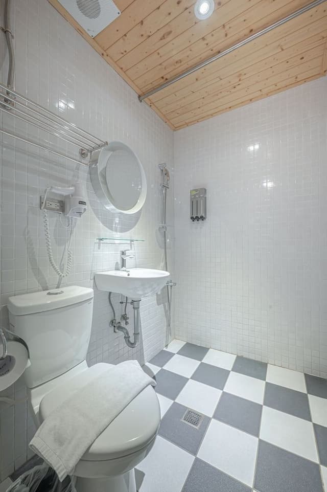 Basic Double Room, 1 Double Bed