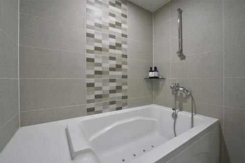 โรงแรมแพลตตินั่ม นัมโพ (Platinum Hotel Nampo)4