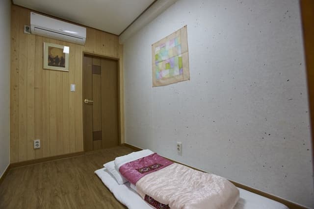 Korean Style Double Room with Private Shower Booth and Toilet (Free Korean Style Breakfast)