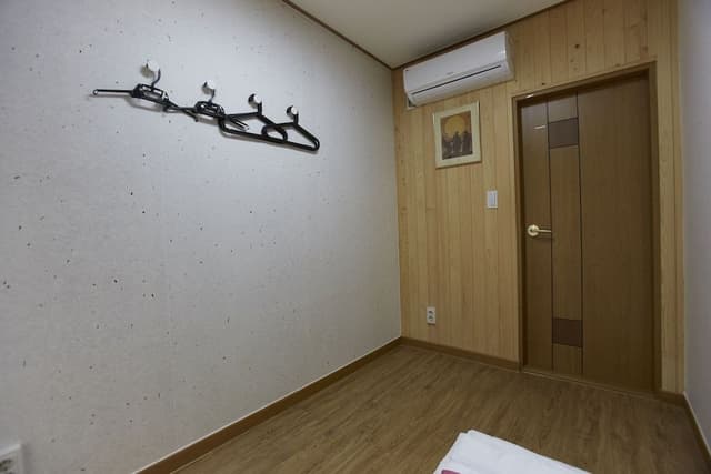 Korean Style Double Room with Private Shower Booth and Toilet (Free Korean Style Breakfast)