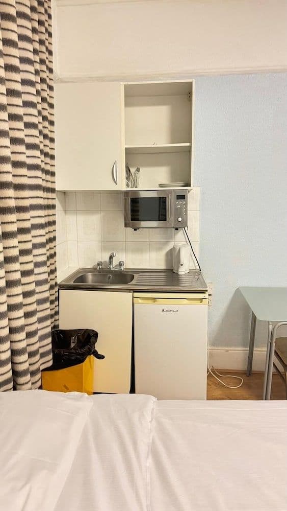 Family Room (5 Adults)
