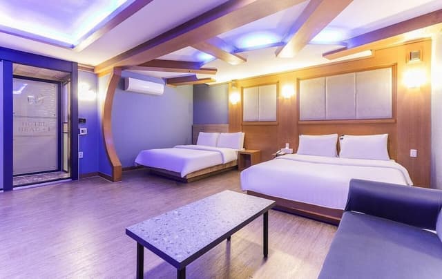 Deluxe Room (Check-in 8PM on Sat. & the day before holiday)