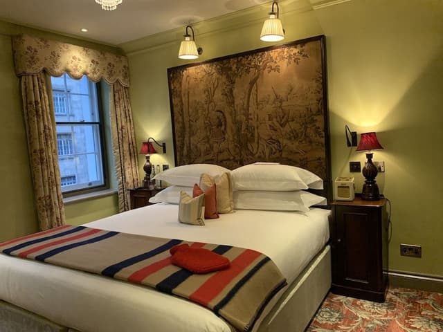 Deluxe King Room