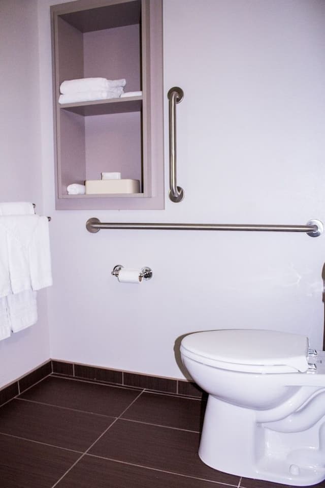 Room, 2 Queen Beds, Accessible, Non Smoking