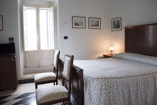 Romantic Apartment, 2 Bedrooms, Kitchenette