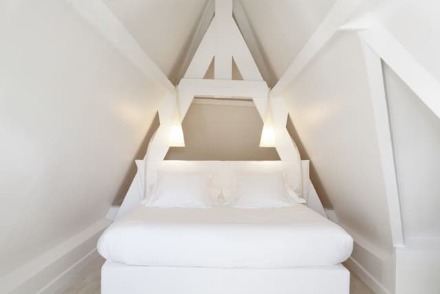Duplex Atelier Room 9
