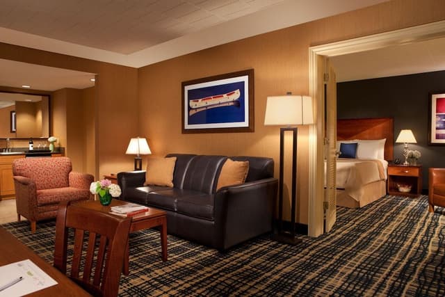 Premium Suite, 1 King Bed with Sofa bed, Non Smoking