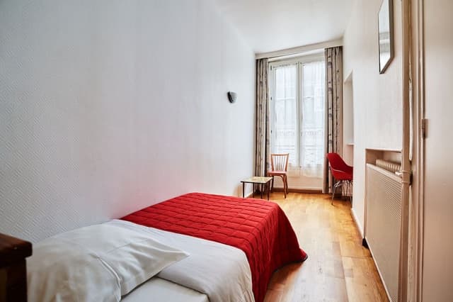 Single Room, Shared Bathroom
