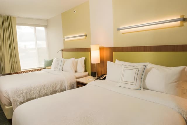 Suite, 2 Queen, Sofa bed