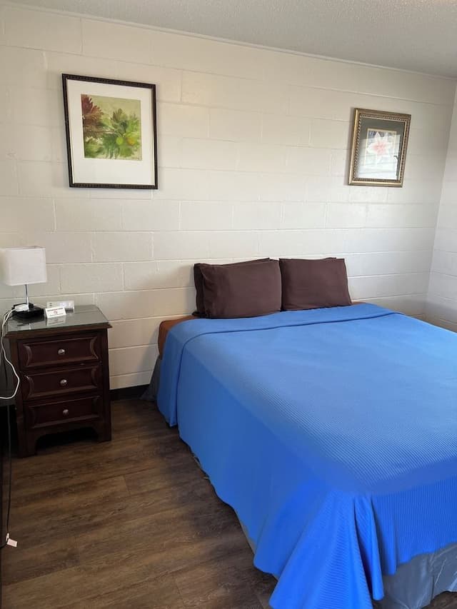 Annex Building 2nd floor - King Bed