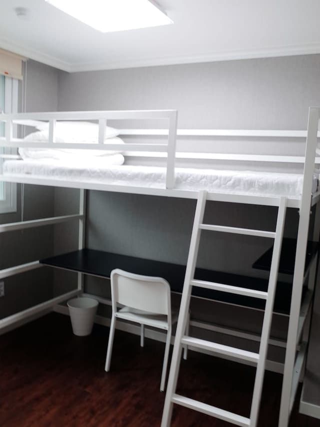 Single Room (1 Person)