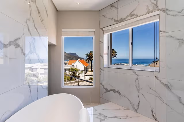 Deluxe Double Room with Balcony and Sea View