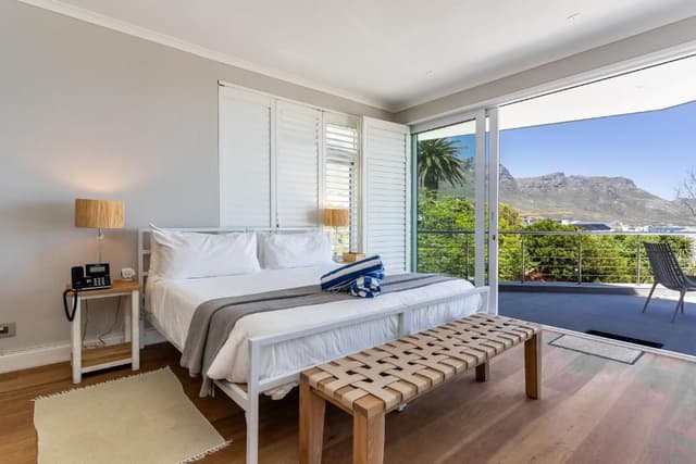 Deluxe Double Room with Balcony and Sea View