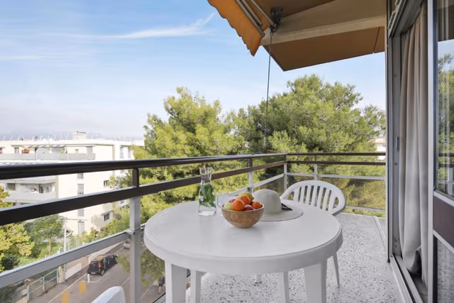Studio with Sleeping Alcove and Air Conditioning (4 People)