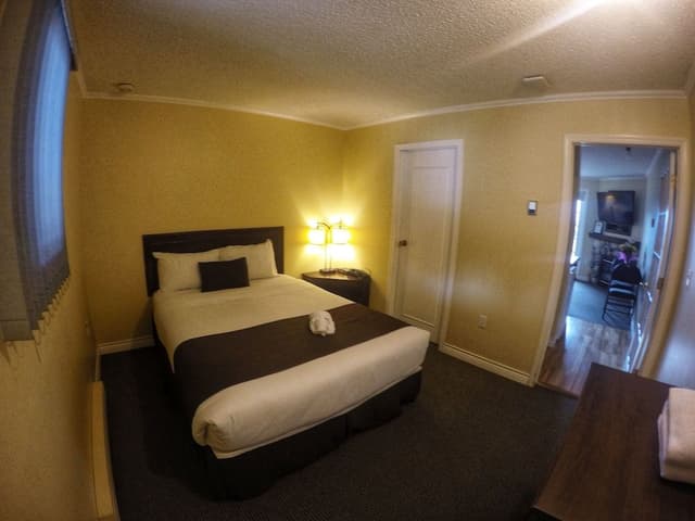Suite, 1 Bedroom (Second Floor - Stairs Required)
