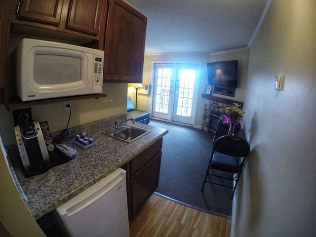 Suite, 1 Bedroom (Second Floor - Stairs Required)