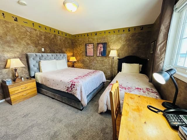 Deluxe Room, 1 Queen Bed