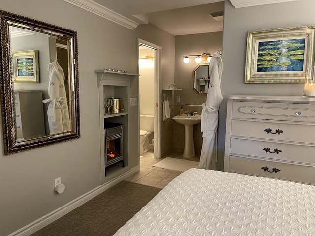 Imperial Honeymoon Suite