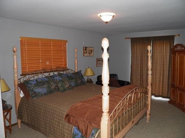 House, 4 Bedrooms, Lakeside