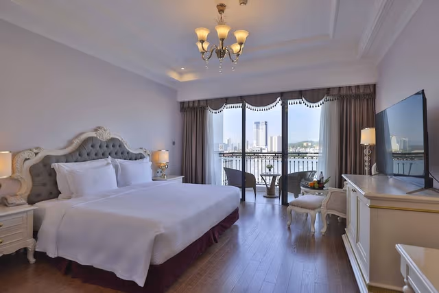 Deluxe King Bed