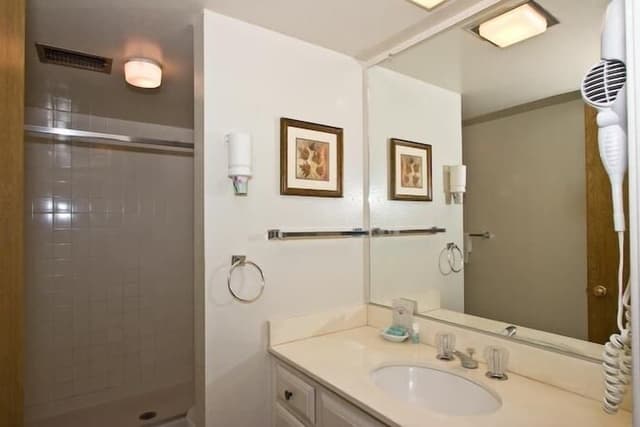 Condo, 3 Bedrooms