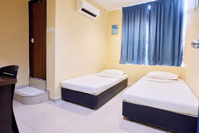 Standard Twin Room
