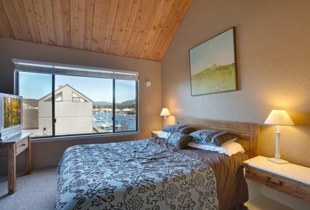 Condo, 3 Bedrooms, Lakeside