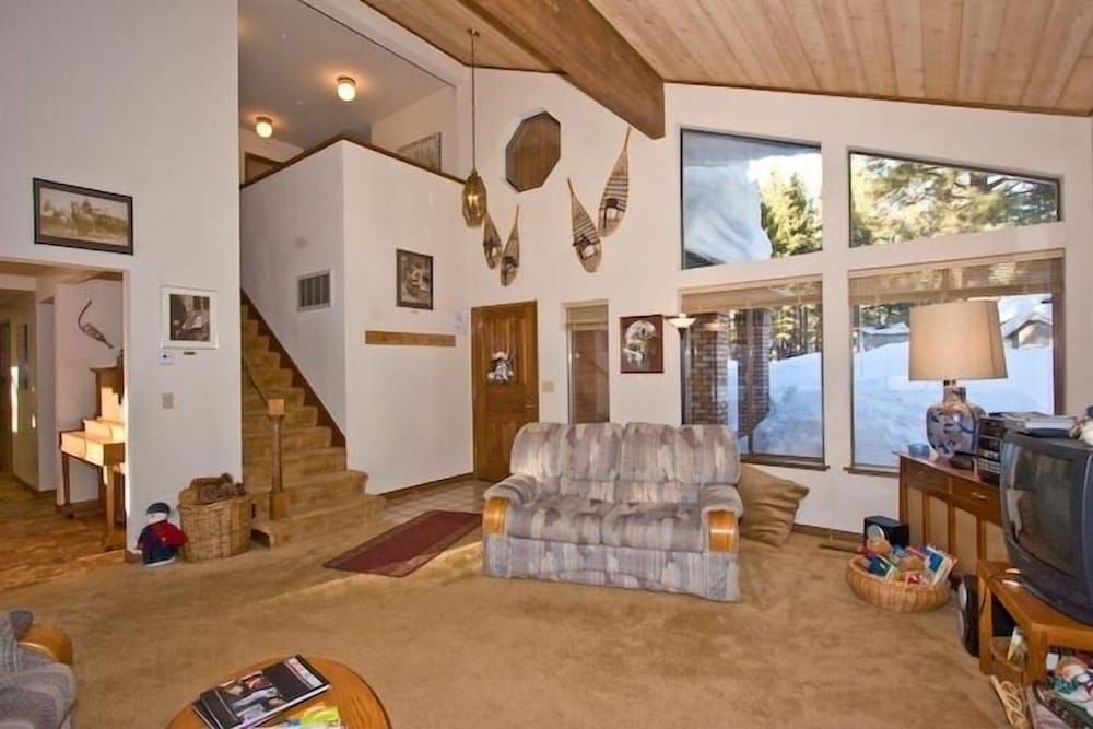 2485 Tepee Ct.3