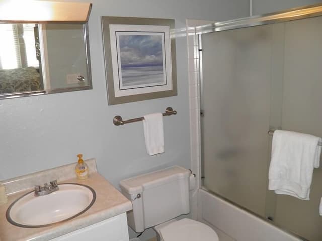 Condo, 3 Bedrooms, Lake View